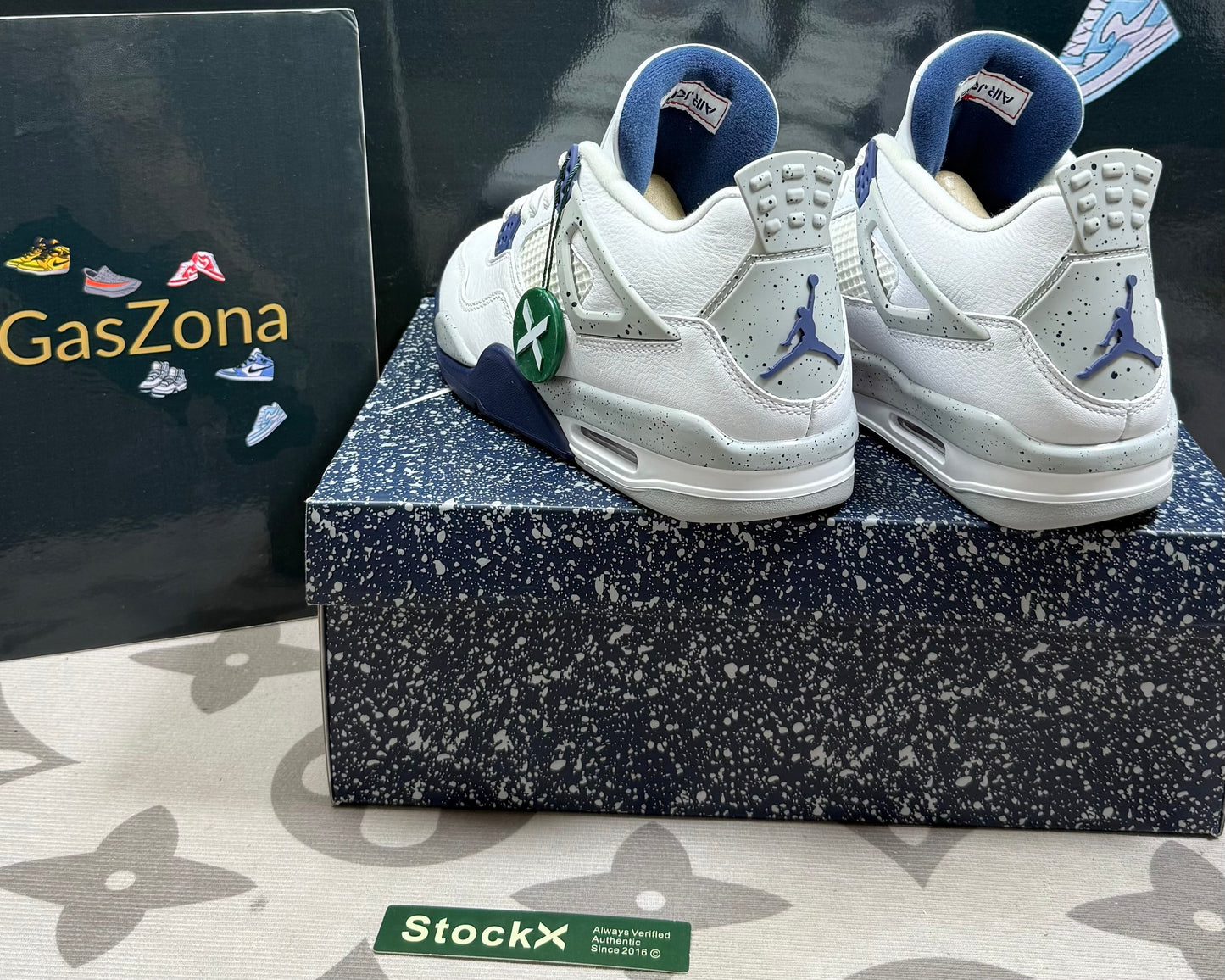 Air Jordan 4 Retro Midnight Navy