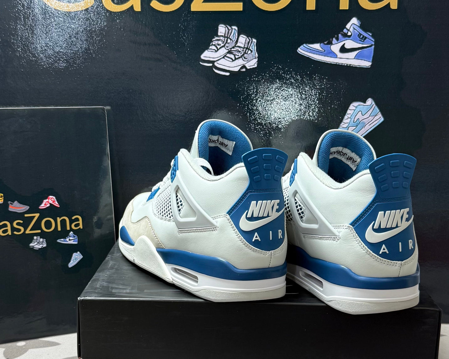 Air Jordan 4 Retro Military Blue (2024)
