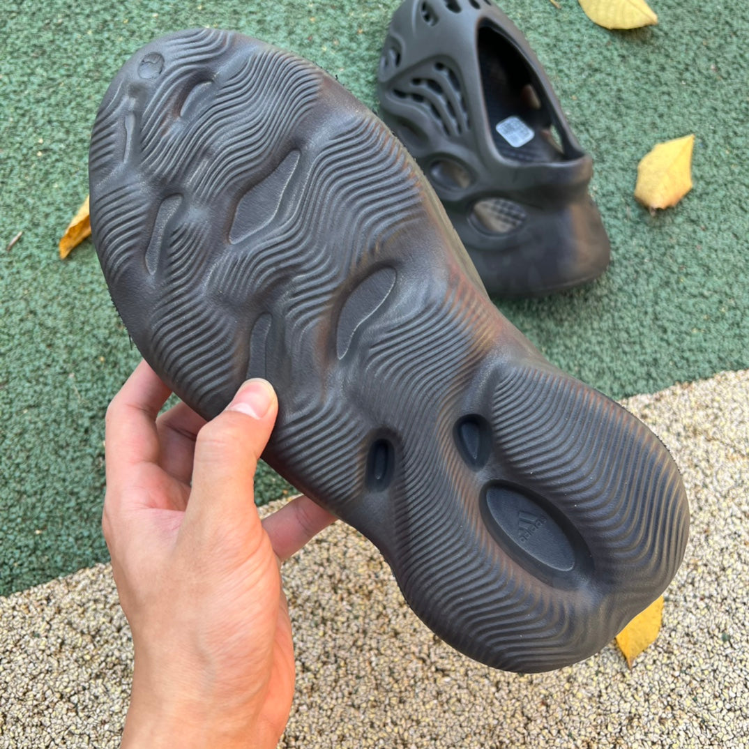 Adidas Yeezy Foam RNR Onyx