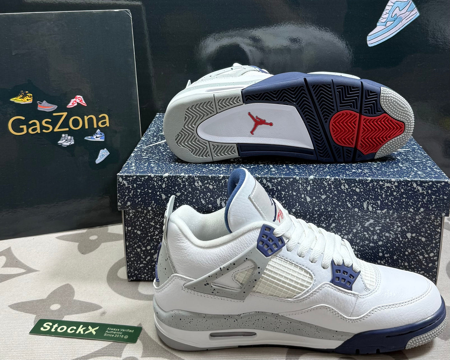 Air Jordan 4 Retro Midnight Navy