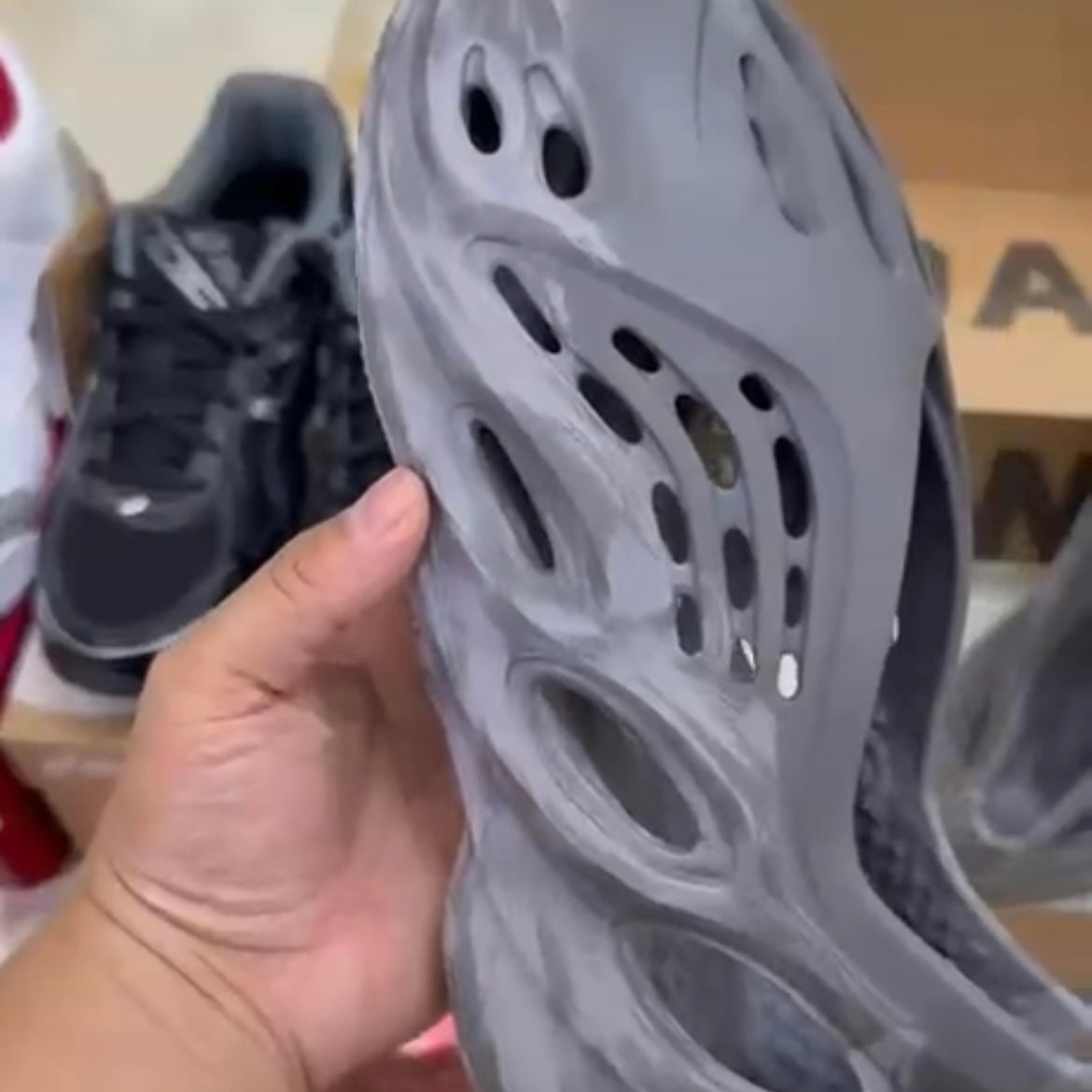 Adidas Yeezy Foam RNR MX Granite