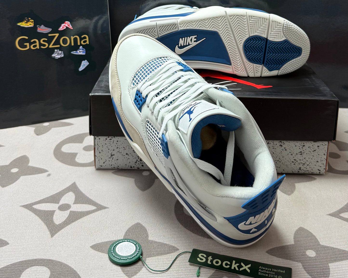 Air Jordan 4 Retro Military Blue (2024)